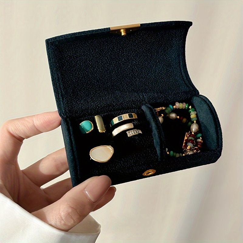 Travel Jewellery & Accessories Organiser - صندوق مجوهرات فاخر من المخمل للنساء